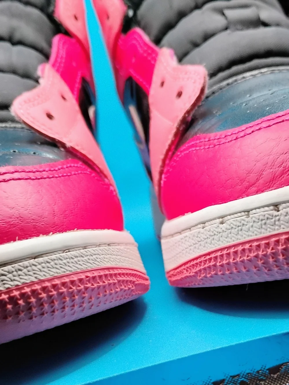 Jordan's High-Top Basketball Shoes - Black/Pink